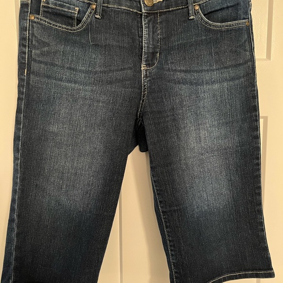 Nine West Jean Capri, Style: Vintage America, Med Wash, Size 12 - Picture 2 of 6